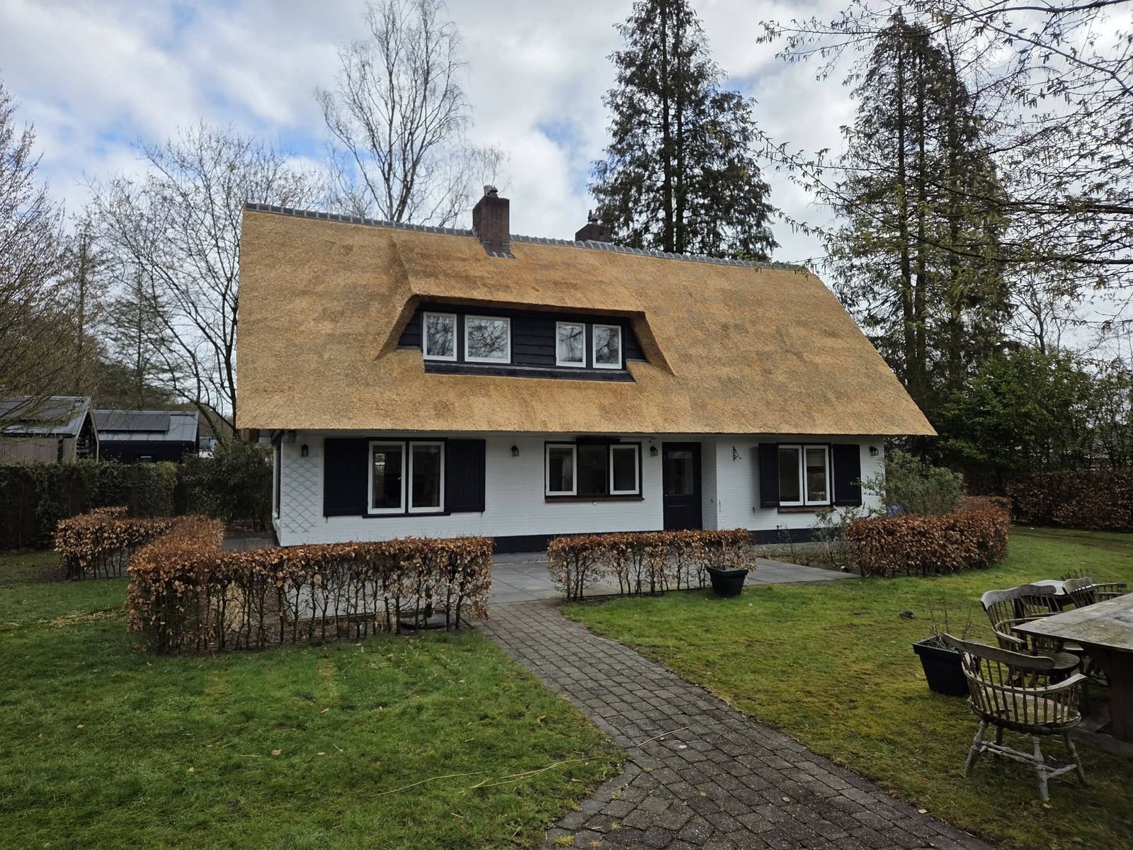Grootschalige sloop met beschermende afdekking